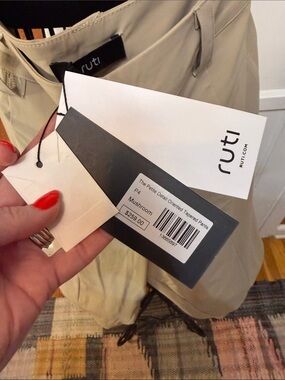 NWT Ruti Petite Tapered Ankle Pants in Mushroom